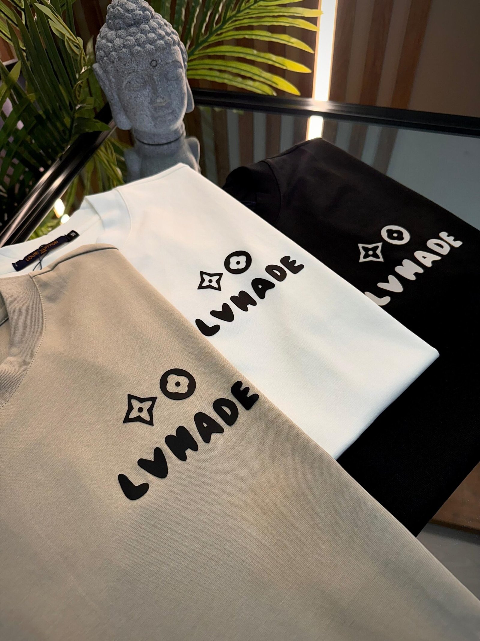 Camisa LV, Modelo MADE - Imagen 2